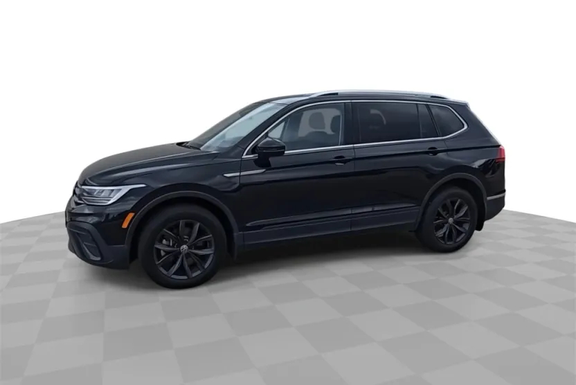 2022 Volkswagen Tiguan SE photo 1