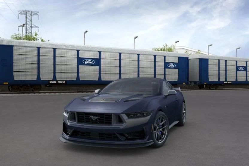 2025 Ford Mustang Dark Horse photo 1