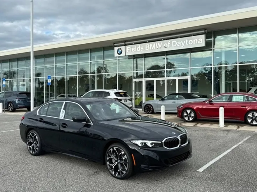 2025 Bmw 330i Sedan photo 1