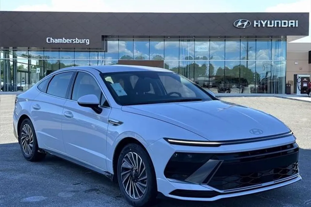 2025 Hyundai Sonata Hybrid SEL photo 1