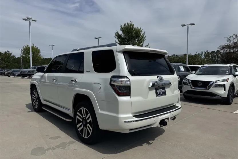 2022 Toyota 4Runner Limited photo 1