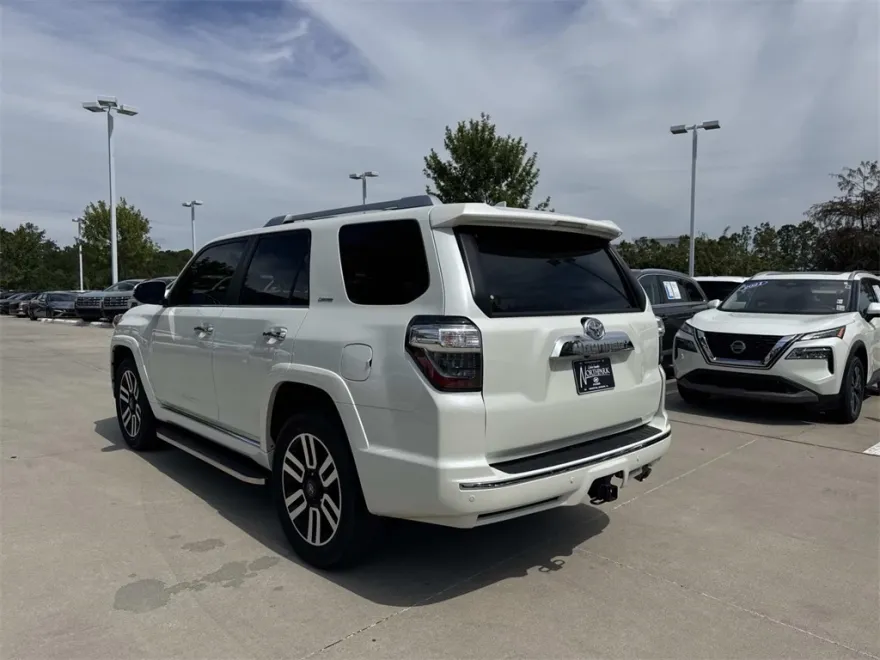 2022 Toyota 4Runner Limited photo 1