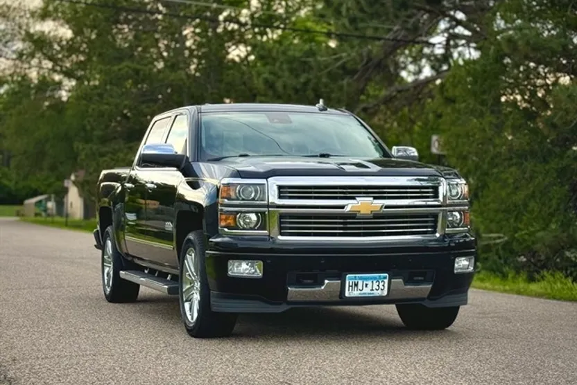 2015 Chevrolet Silverado 1500 High Country photo 1