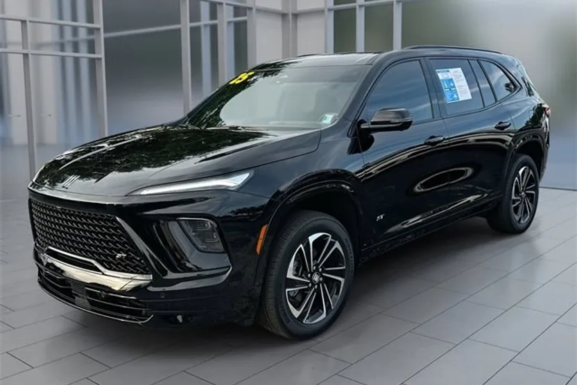 2025 Buick Enclave Sport Touring photo 1