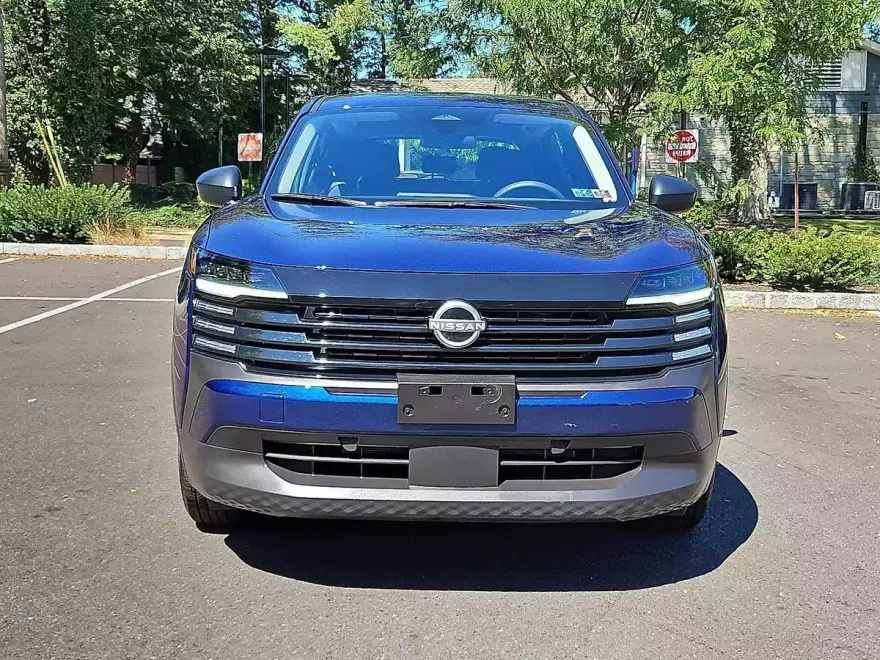 2025 Nissan Kicks S photo 1