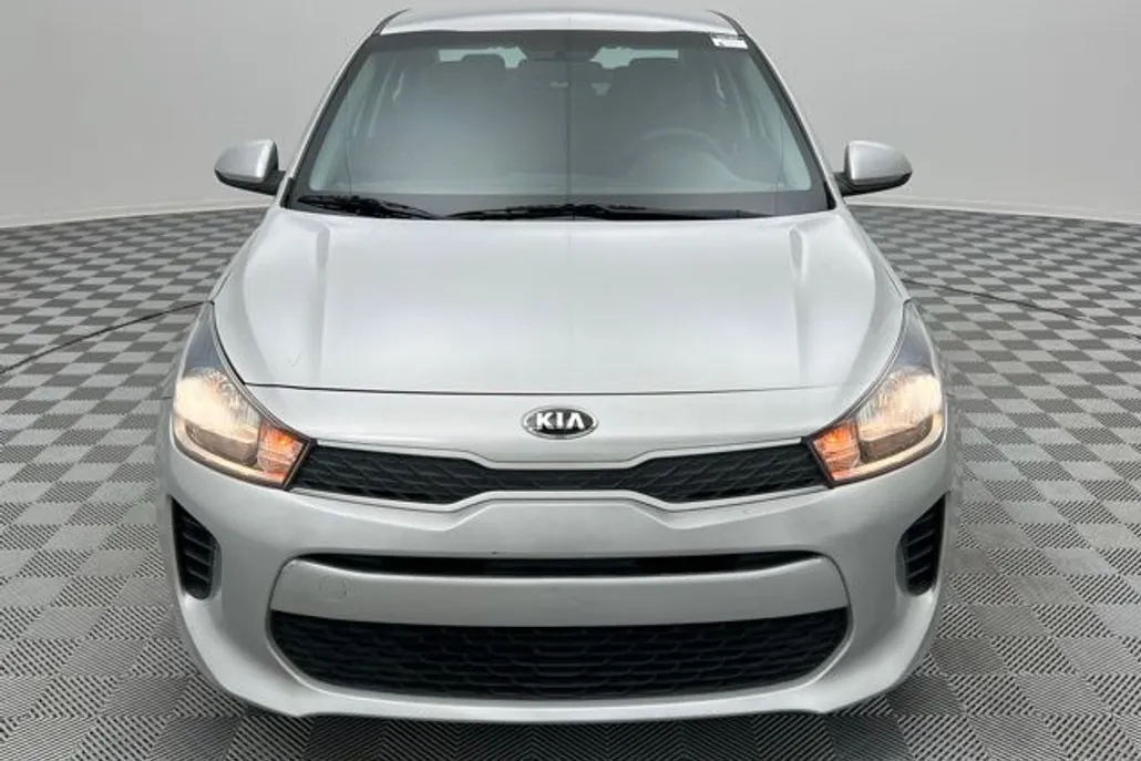 2019 Kia Rio S photo 1