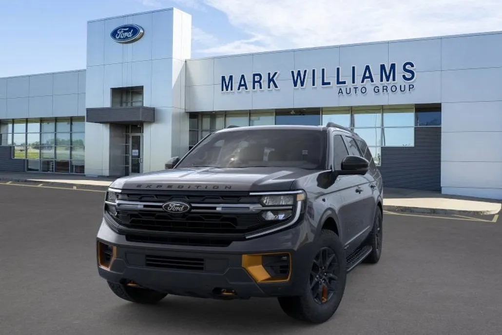 2025 Ford Expedition photo 1