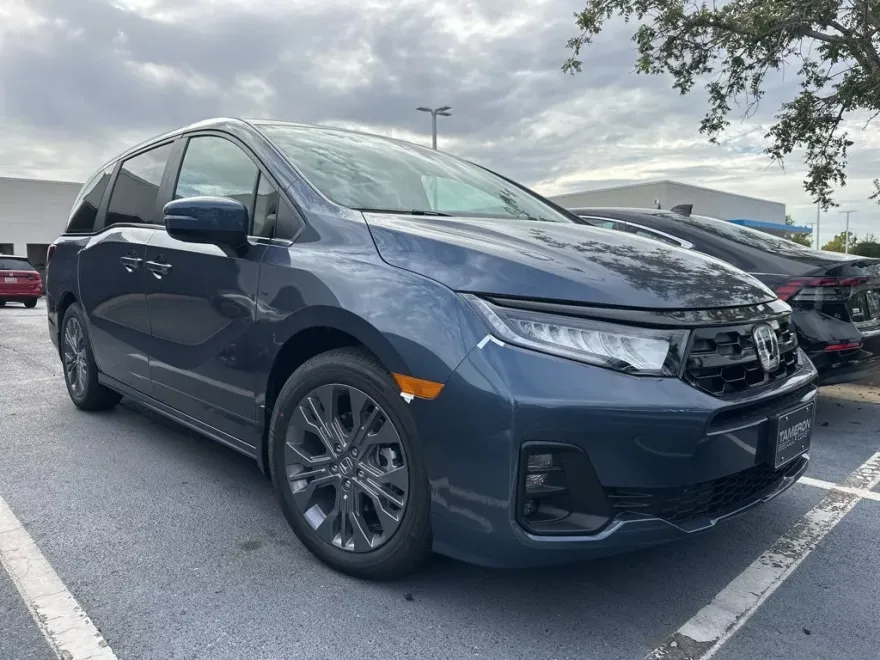 2026 Honda Odyssey Touring photo 1