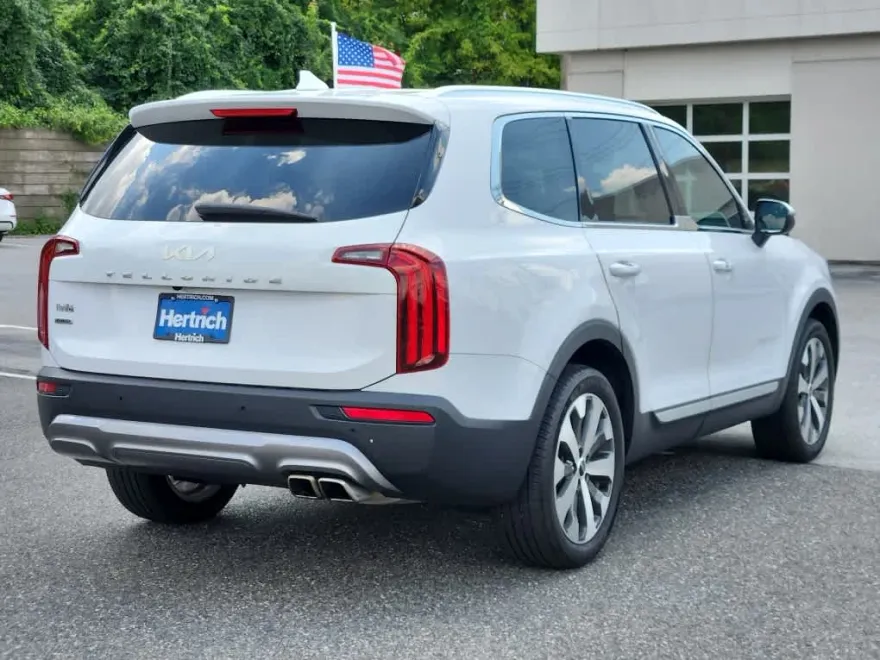 2022 Kia Telluride EX photo 1
