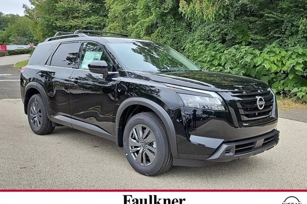 2025 Nissan Pathfinder SV photo 1