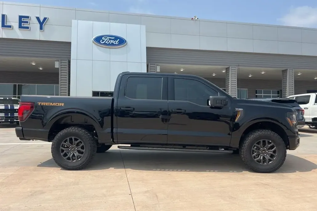 2025 Ford F-150 Tremor photo 1