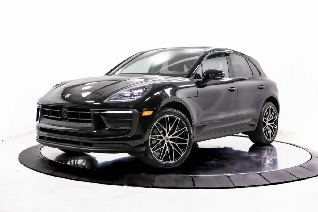 2023 Porsche Macan Base photo 1
