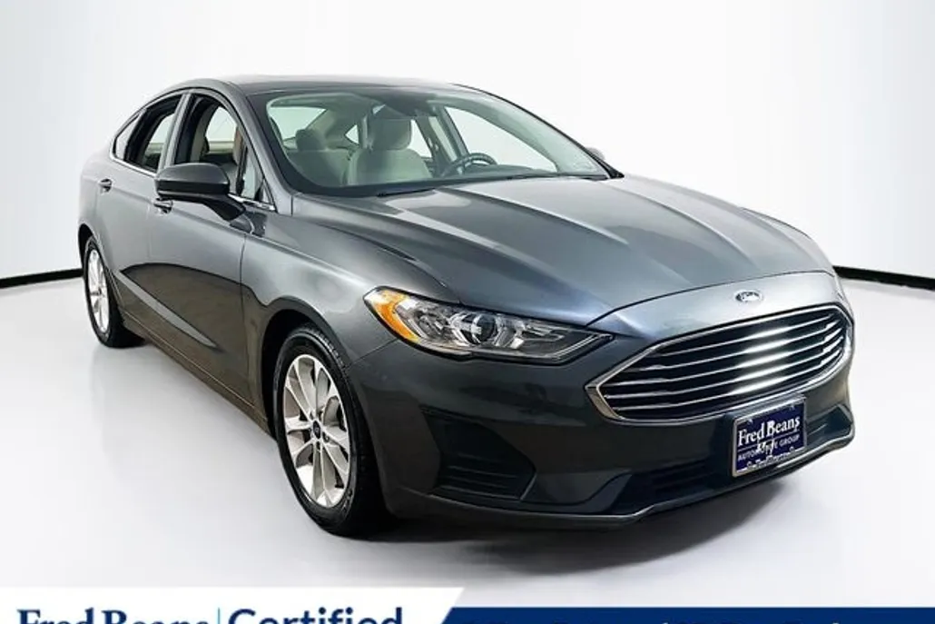 2019 Ford Fusion SE photo 1