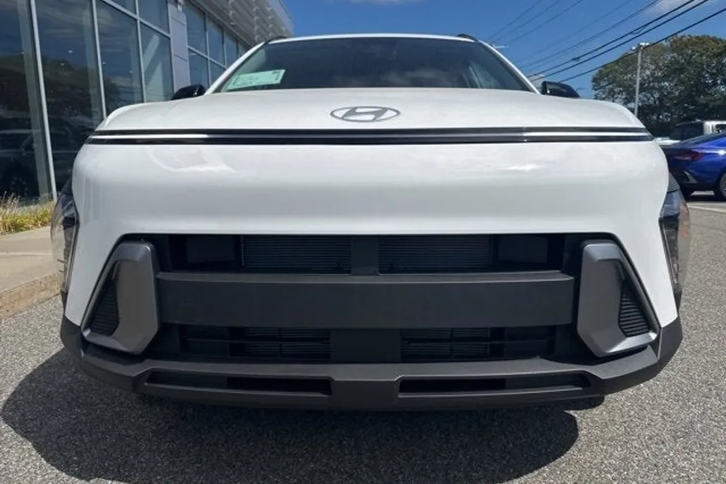 2026 Hyundai Kona SEL photo 1