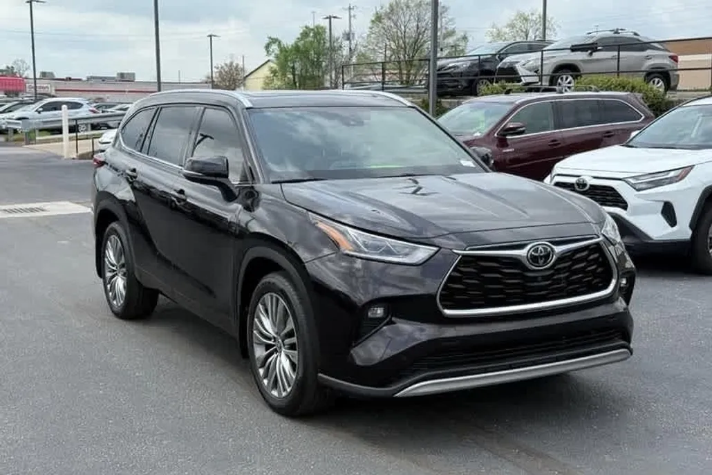 2021 Toyota Highlander Platinum photo 1