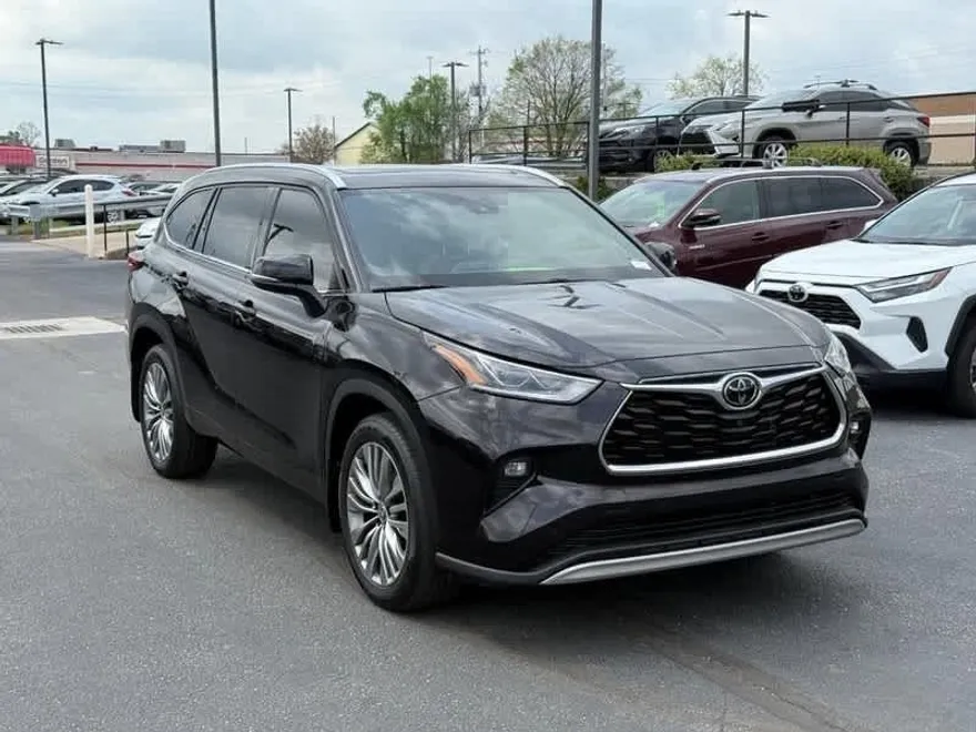 2021 Toyota Highlander Platinum photo 1