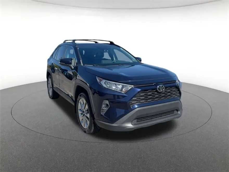 2021 Toyota RAV4 XLE Premium photo 1