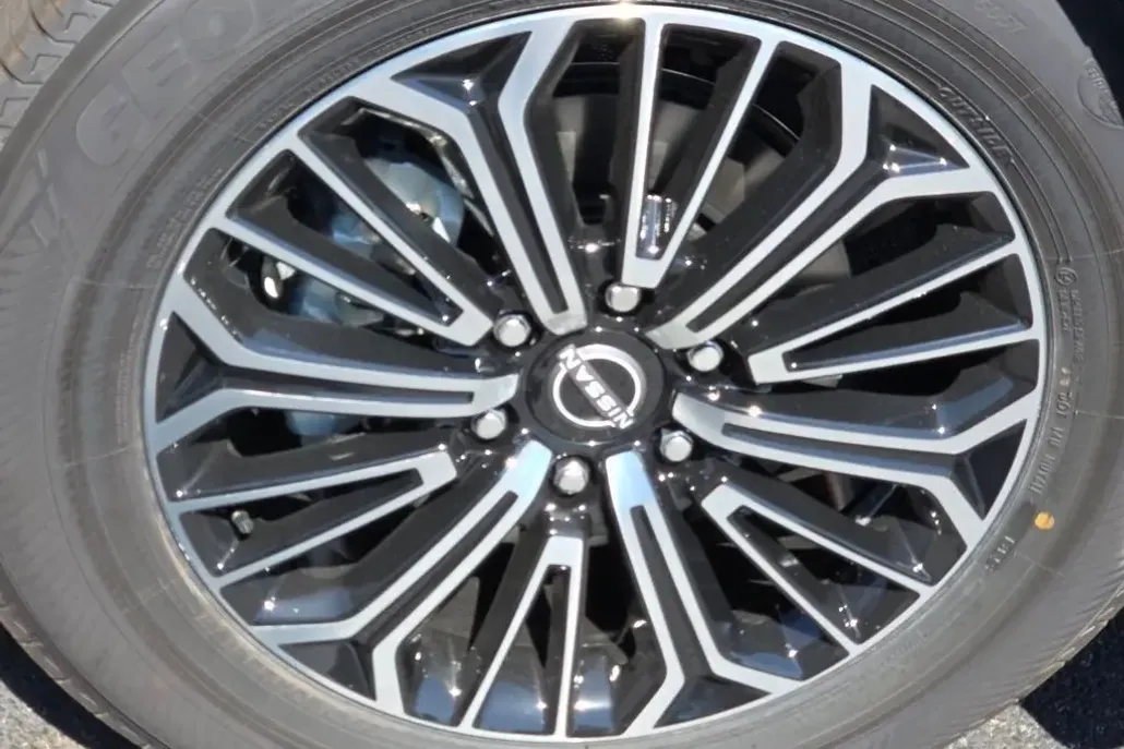 2026 Nissan Armada Platinum photo 1