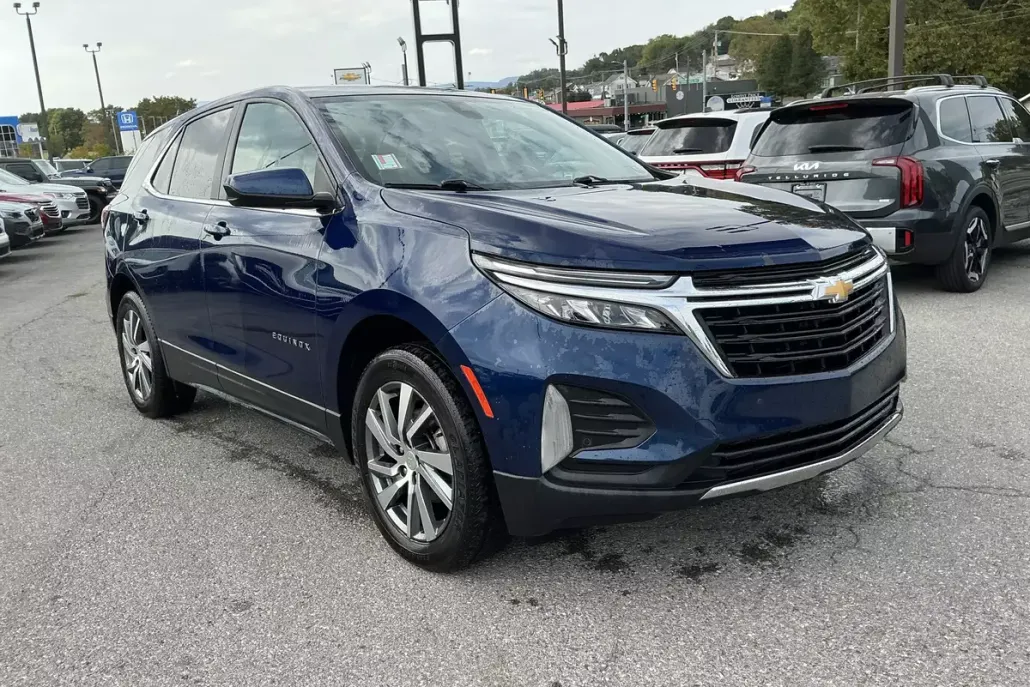 2022 Chevrolet Equinox LT photo 1