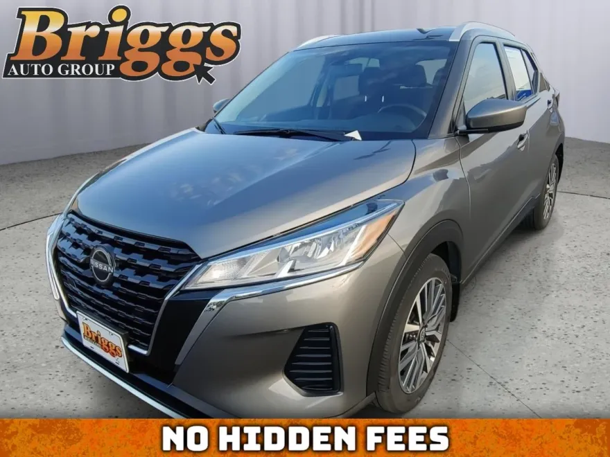 2023 Nissan Kicks SV photo 1
