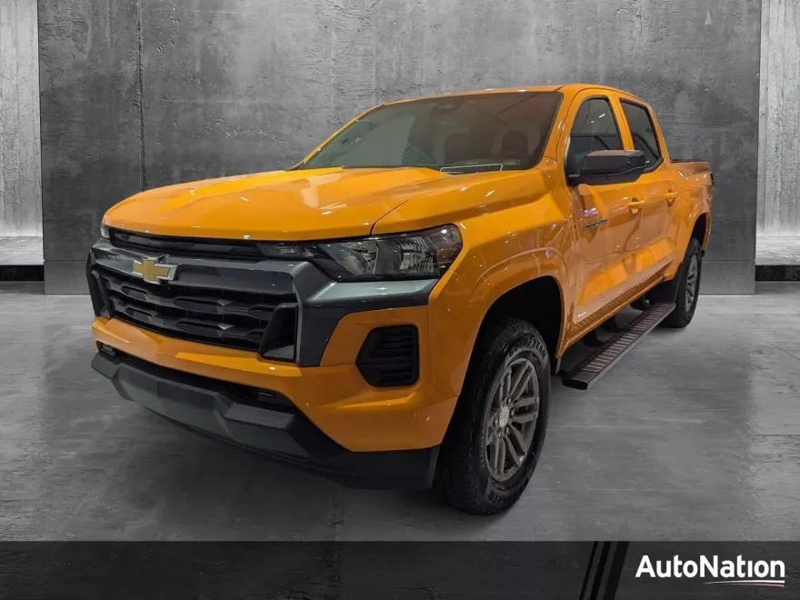 2025 Chevrolet Colorado Work Truck LT photo 1