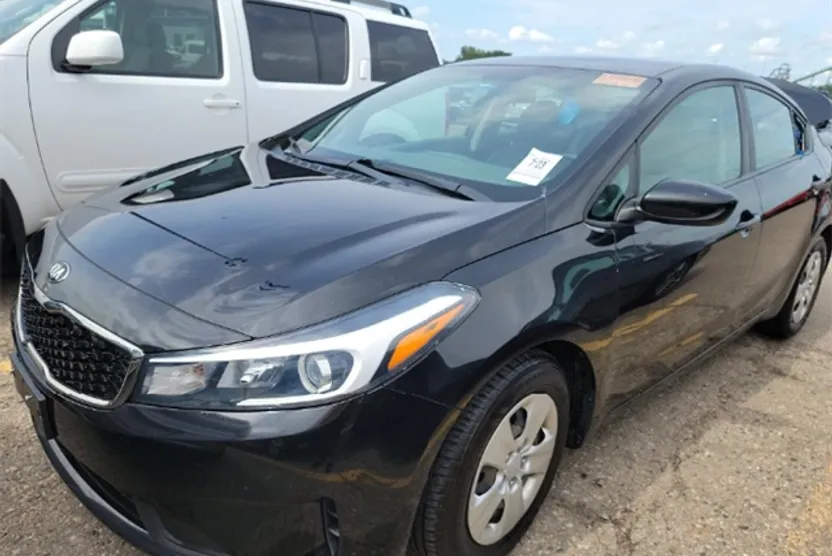 2017 Kia Forte LX Base photo 1