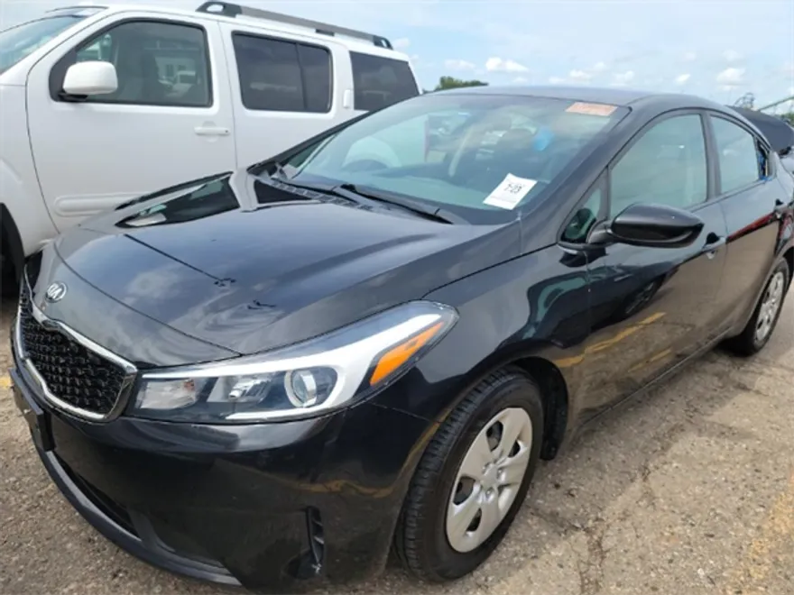 2017 Kia Forte LX Base photo 1