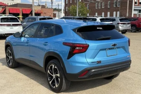 2025 Chevrolet Trax photo 3