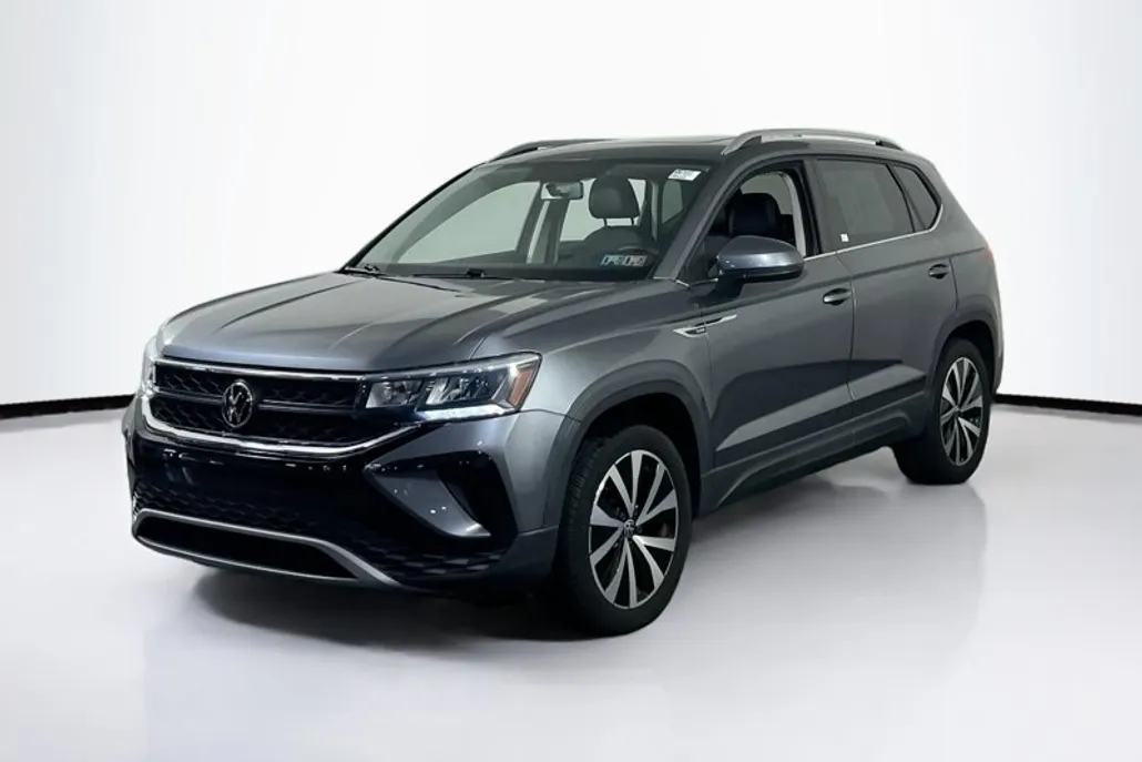 2022 Volkswagen Taos SE photo 1