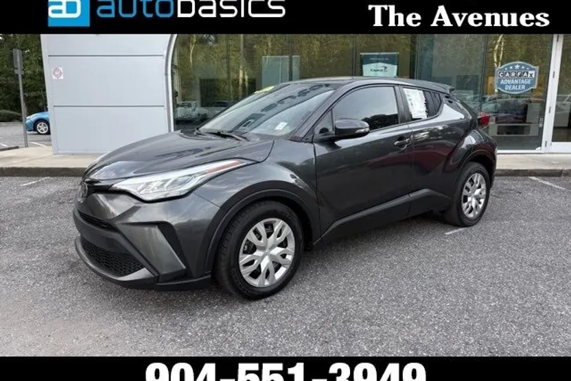 2021 Toyota C-HR LE photo 1