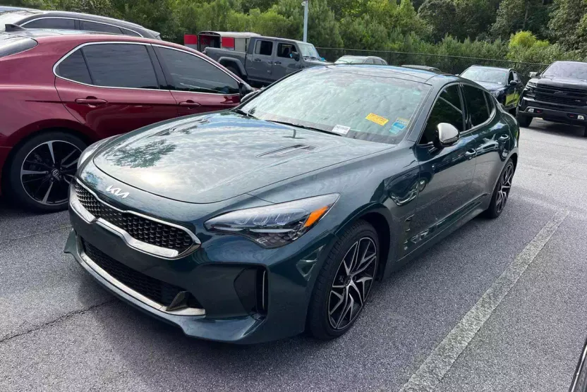 2022 Kia Stinger GT-Line photo 1