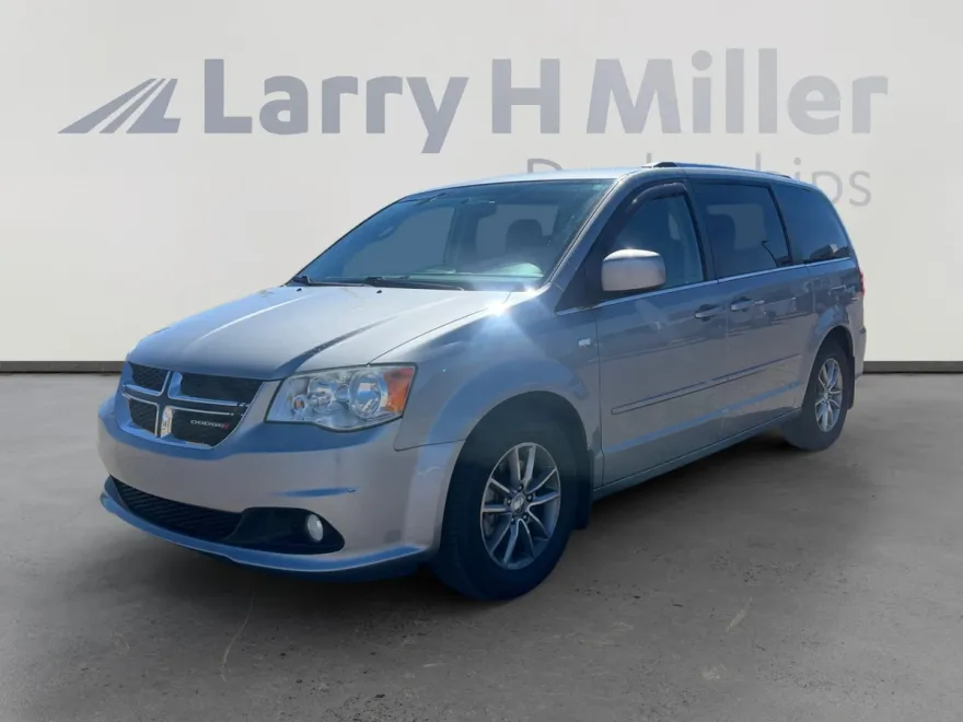 2014 Dodge Grand Caravan SXT photo 1