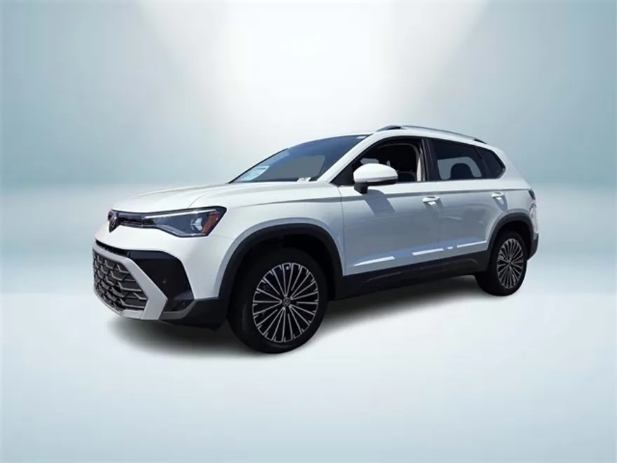 2025 Volkswagen Taos SE photo 1