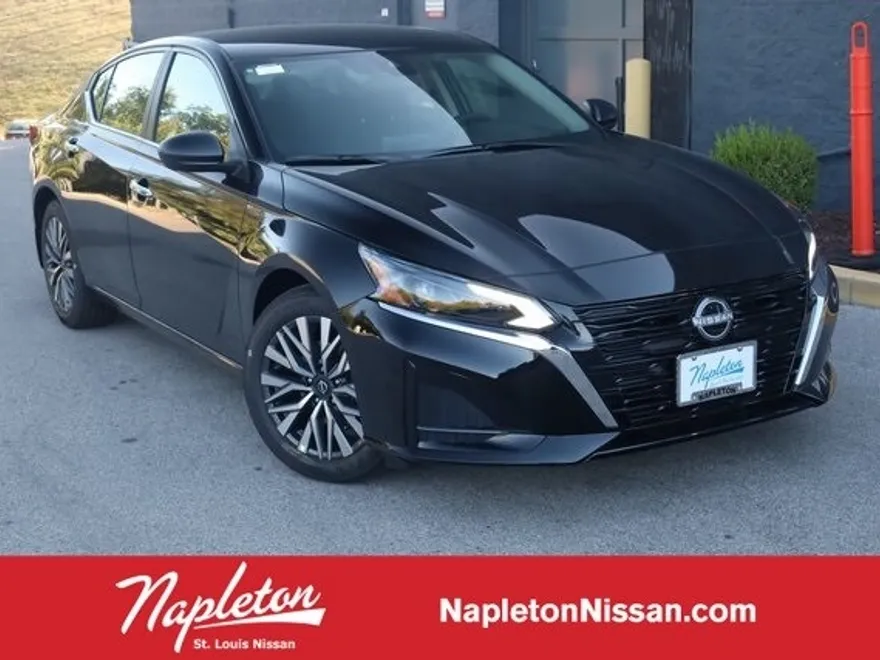 2025 Nissan Altima SV photo 1