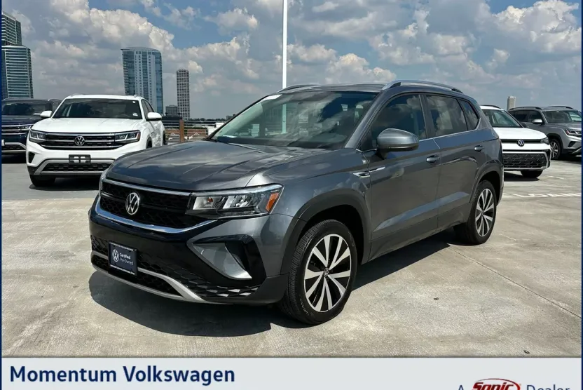 2022 Volkswagen Taos SE photo 1