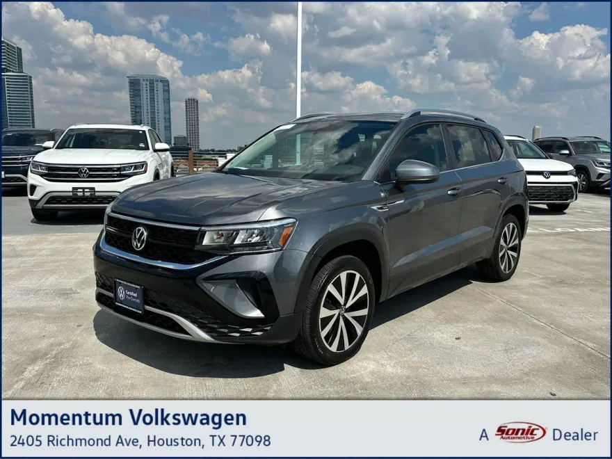 2022 Volkswagen Taos SE photo 1