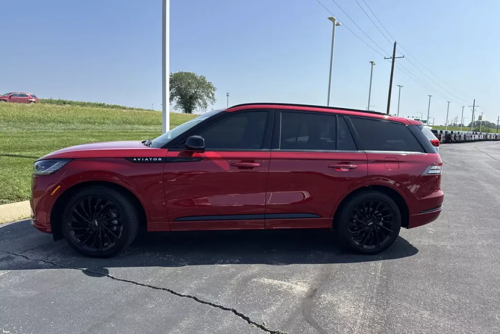 2025 Lincoln Aviator Reserve photo 1