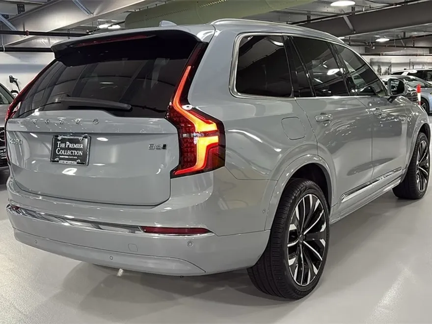 2025 Volvo XC90 photo 1