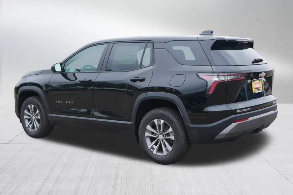 2026 Chevrolet Equinox LT photo 1