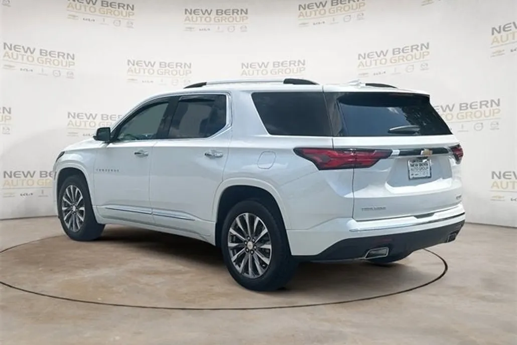 2023 Chevrolet Traverse Premier photo 1