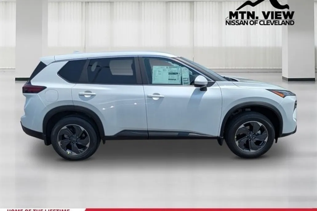 2025 Nissan Rogue SV photo 1