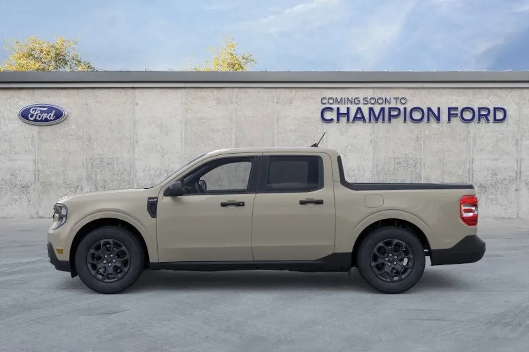 2025 Ford Maverick XLT photo 1