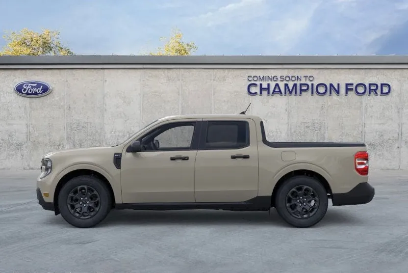 2025 Ford Maverick XLT photo 1