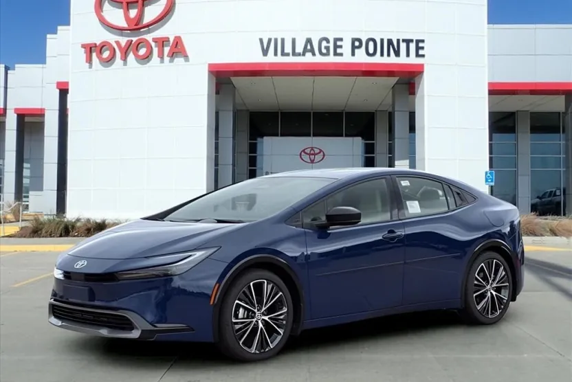 2025 Toyota Prius XLE photo 1