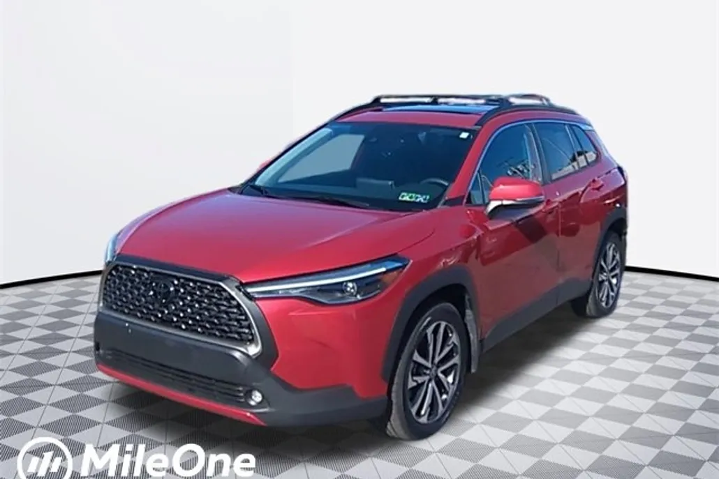 2022 Toyota Corolla Cross XLE photo 1