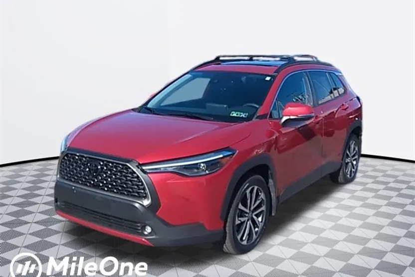 2022 Toyota Corolla Cross XLE photo 1