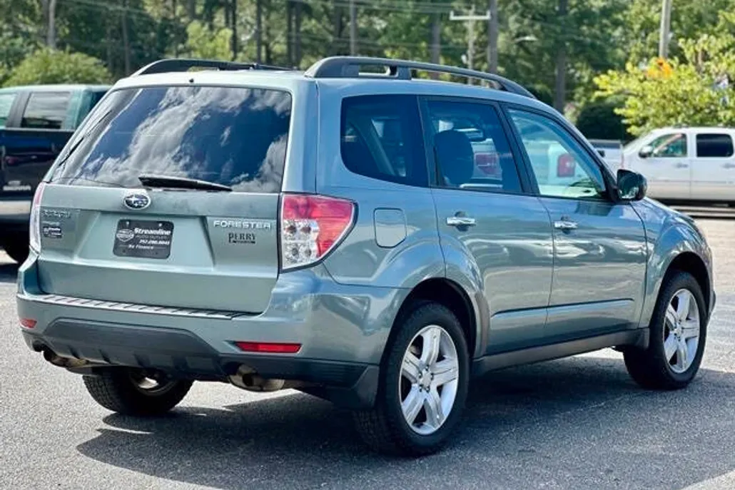 2010 Subaru Forester 2.5X Premium photo 1