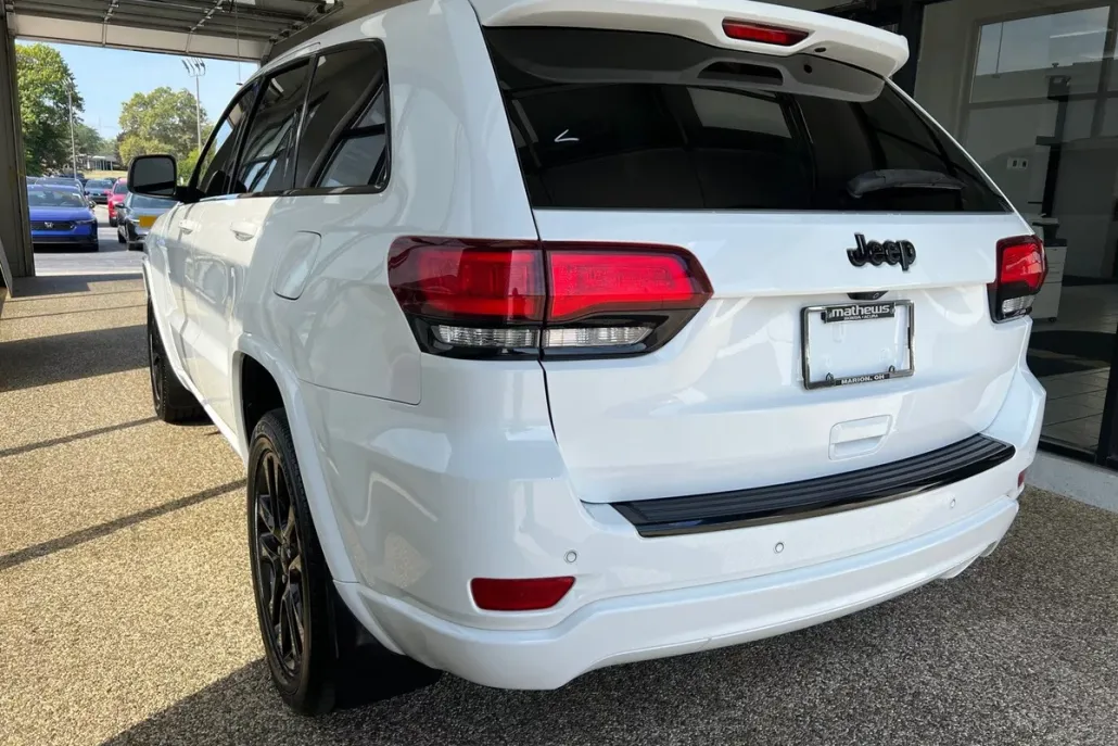 2018 Jeep Grand Cherokee Altitude photo 1