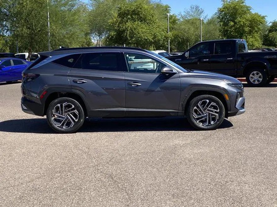 2025 Hyundai Tucson Hybrid Limited photo 1