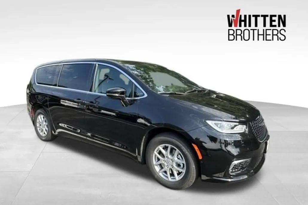 2025 Chrysler Pacifica photo 1